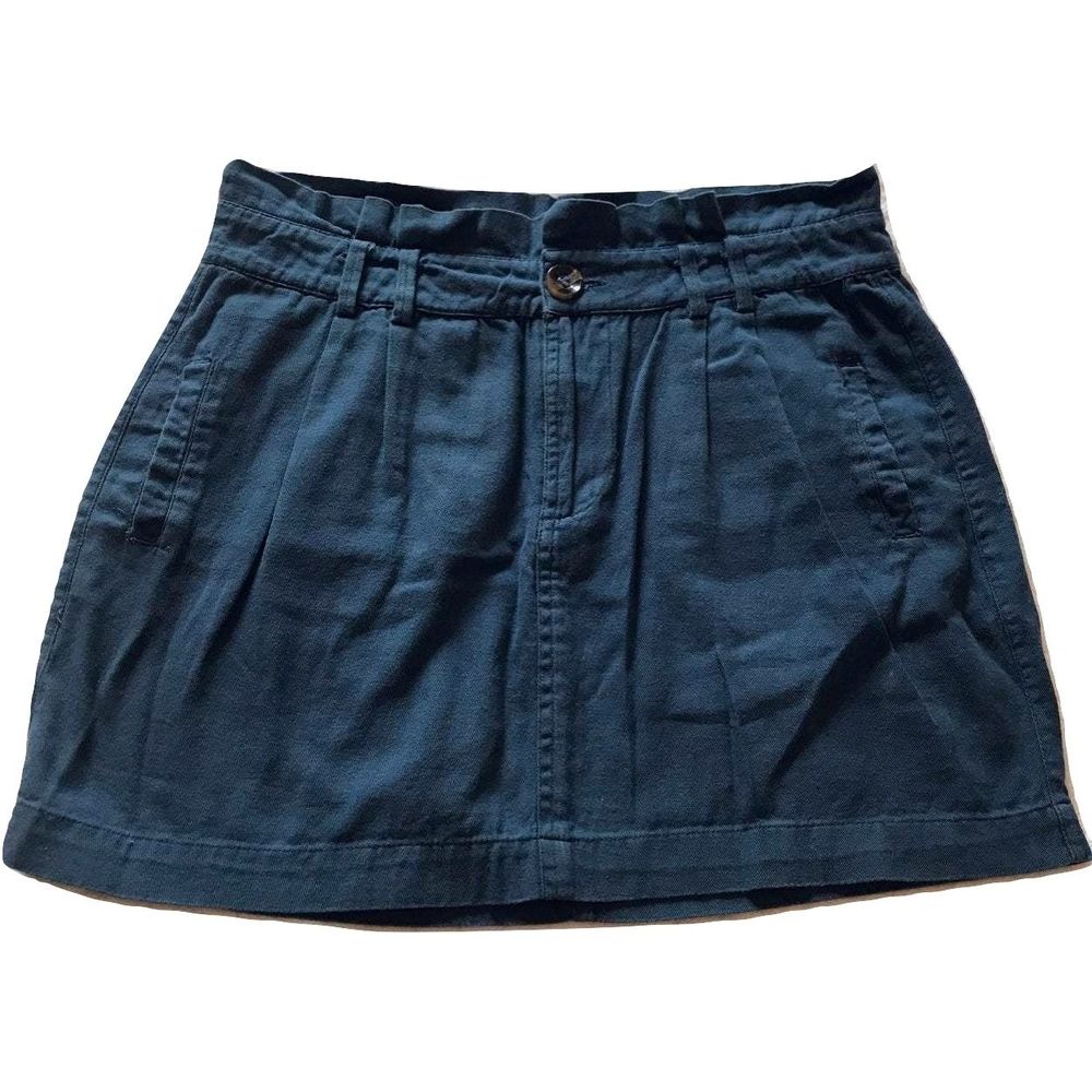 Francesca's Navy Belted Skirt ✨ Sz L